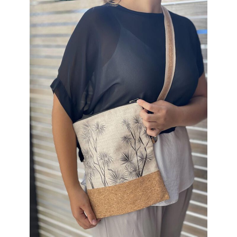 Jo Luping Ti Kouka Black On Natural Cork Fabric Bag image number 3